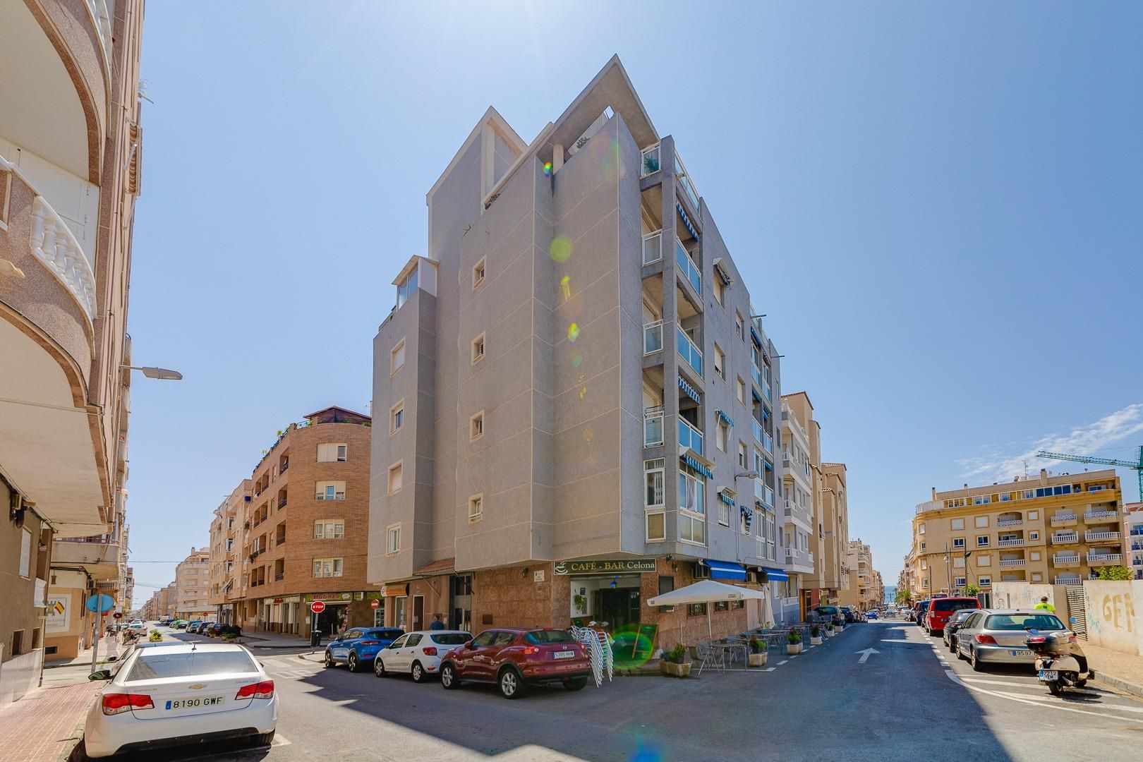Vista exterior de Apartament en venda en Torrevieja amb Aire condicionat, Terrassa i Balcó