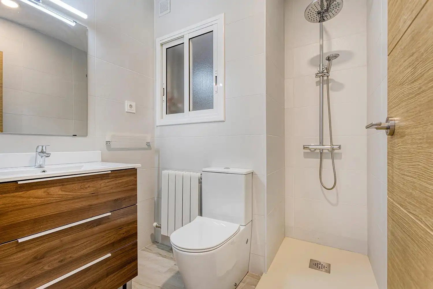 Baño de Piso en venta en Santa Margarida de Montbui con Calefacción, Terraza y Trastero