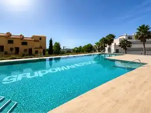 Piscina de Casa adosada de alquiler en Finestrat con Aire acondicionado, Jardín privado y Terraza