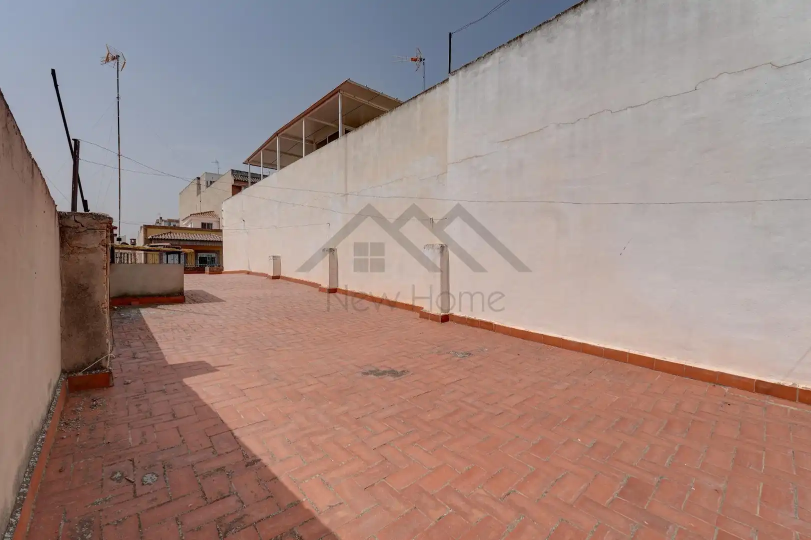 Terrassa de Casa o xalet en venda en La Pobla de Vallbona amb Terrassa i Traster