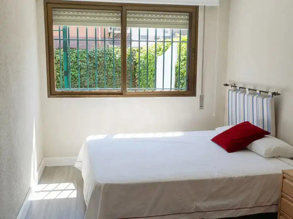 Dormitori de Casa o xalet per a compartir en Fuencarral - El Pardo
