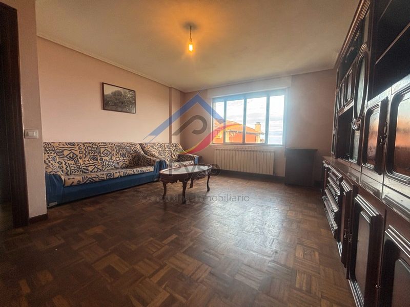 Living room of Single-family semi-detached for sale in Santander  with Heating, Private garden and Parquet flooring