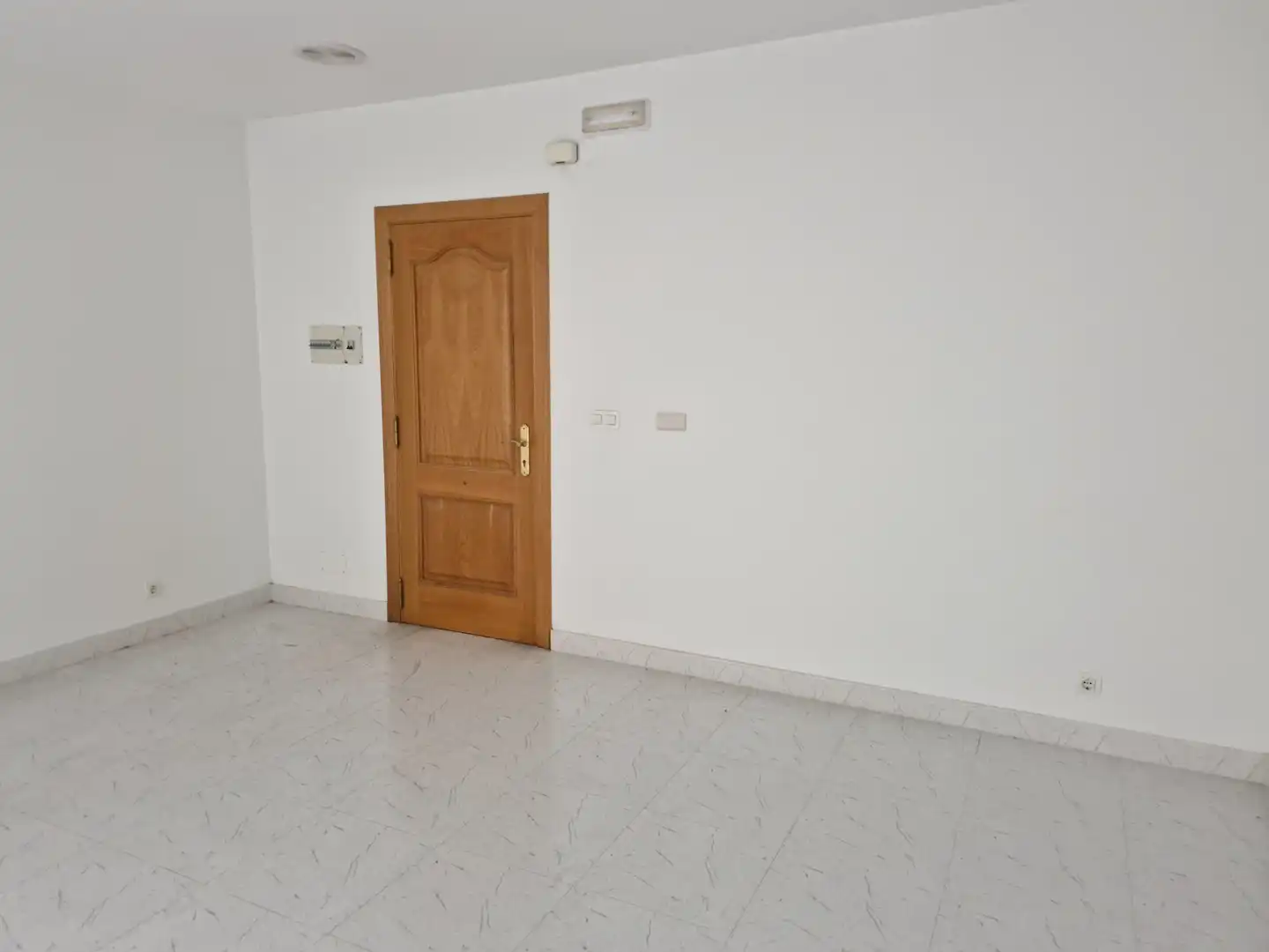Locale commerciale in affitto a Avenida Álvaro Cunqueiro 15, imagen 4