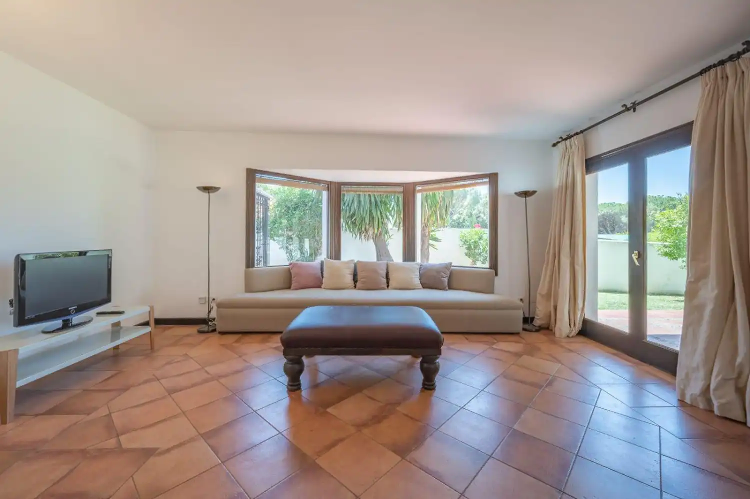 Sala d'estar de Casa o xalet de lloguer en Marbella amb Aire condicionat