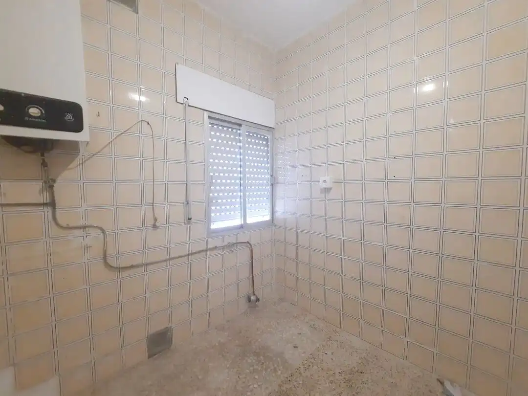 Bathroom of Flat for sale in Escalona  with Terrace