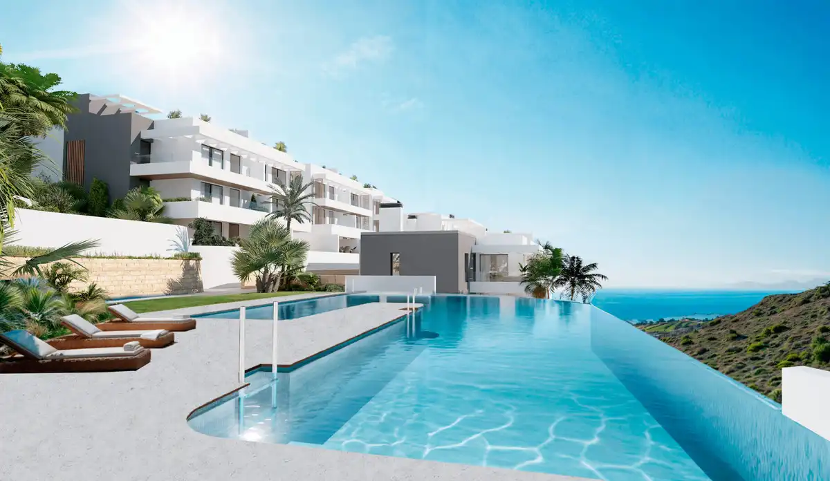 Home with pool for sale in Chullera