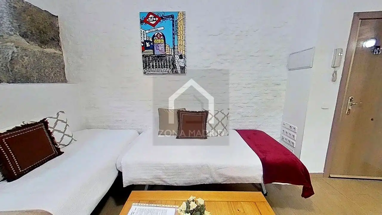 Schlafzimmer von Erdgeschoss zum Verkauf in Madrid mit Möbliert