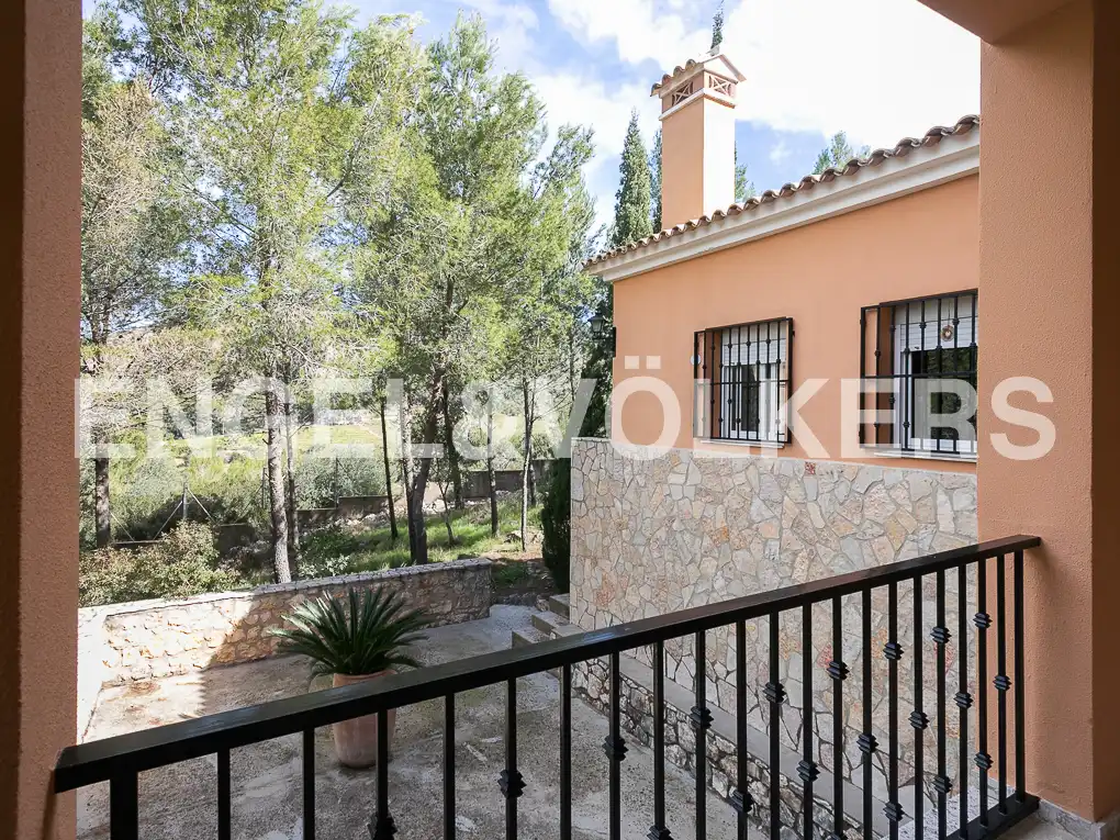 Vista exterior de Casa o xalet en venda en Carcaixent amb Calefacció, Jardí privat i Terrassa