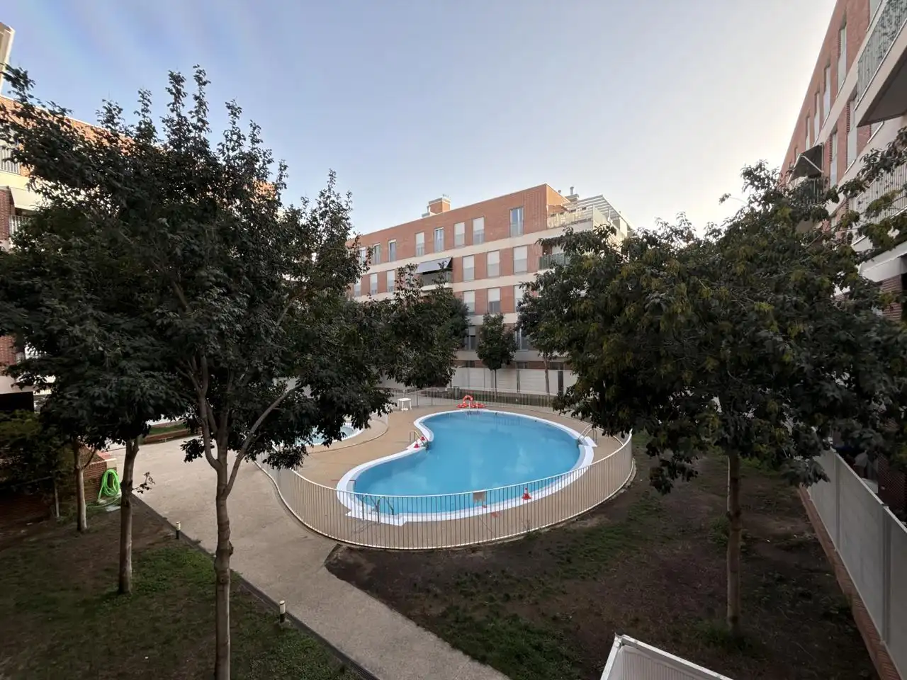 Piscina de Piso en venta en Torrejón de Ardoz con Calefacción, Terraza y Trastero