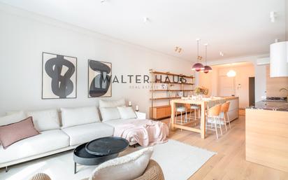 Living room of Flat for sale in  Barcelona Capital  with Balcony