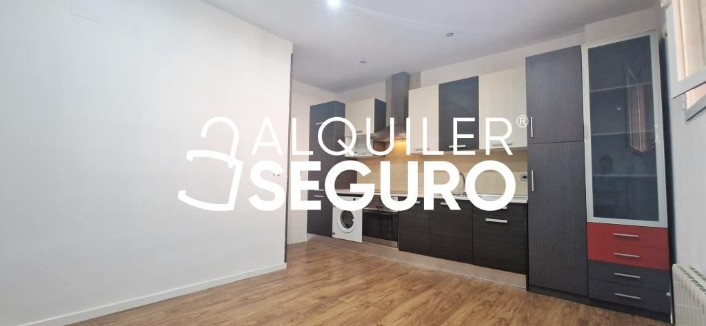 Flat to rent in de Rumania , Rosas - Musas