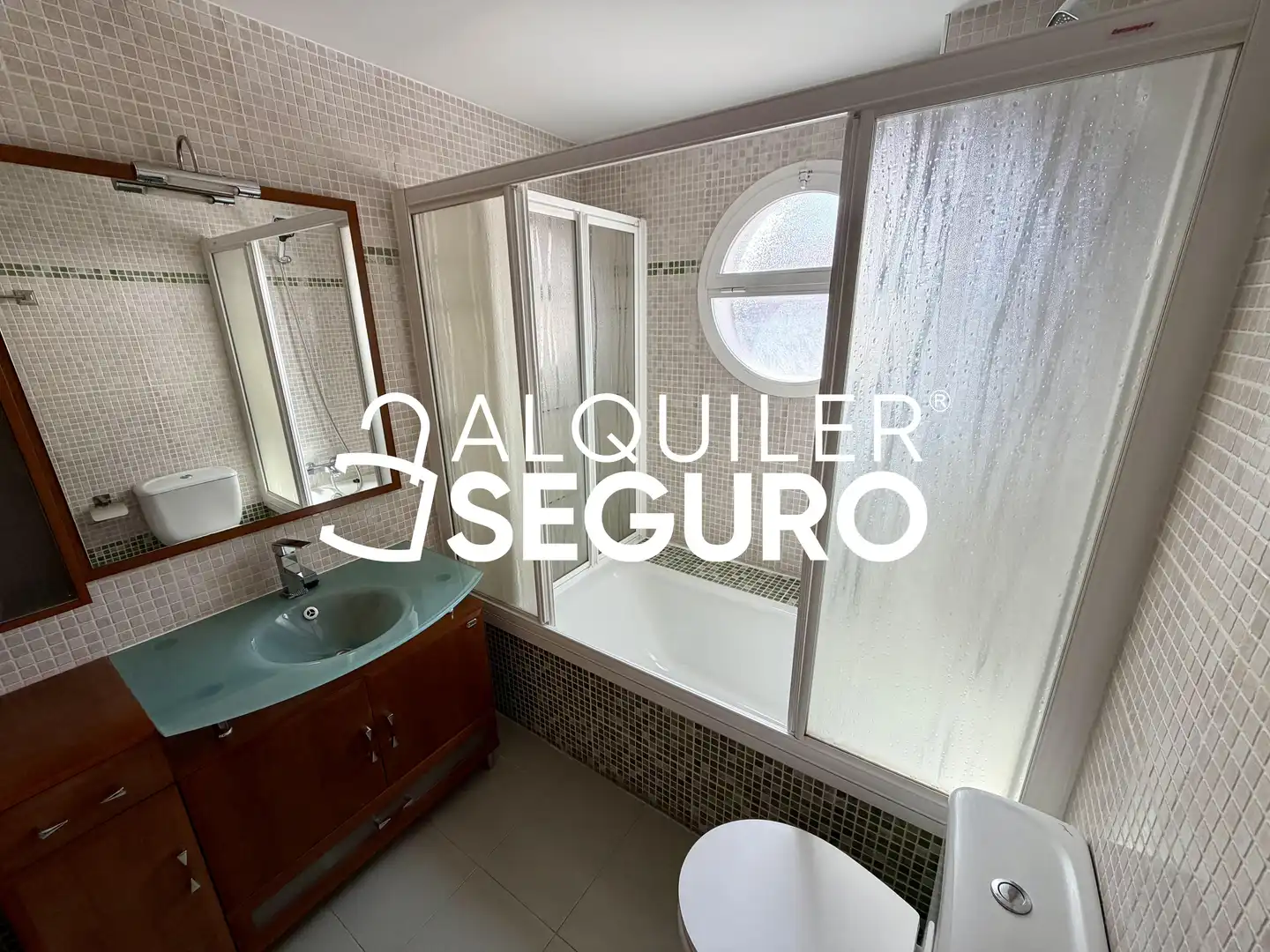 Baño de Piso de alquiler en Valdemoro con Aire acondicionado, Calefacción y Piscina