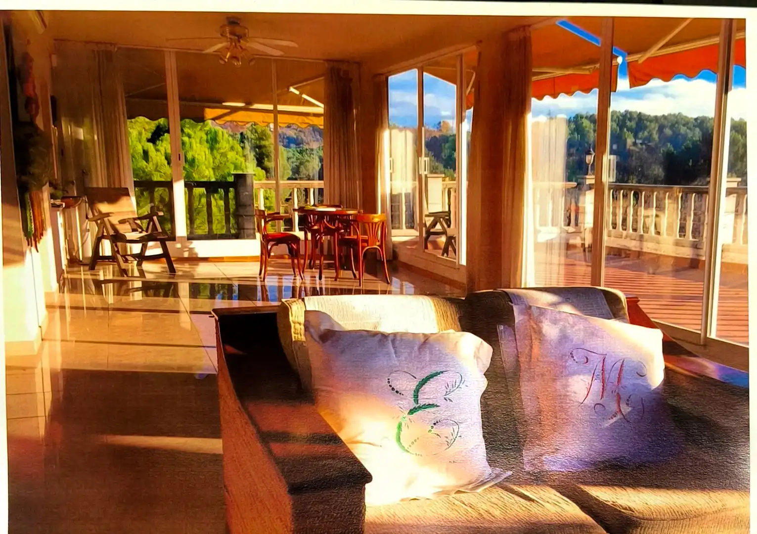 Sala de estar de Casa o chalet en venta en Lliçà d'Amunt con Aire acondicionado, Calefacción y Jardín privado