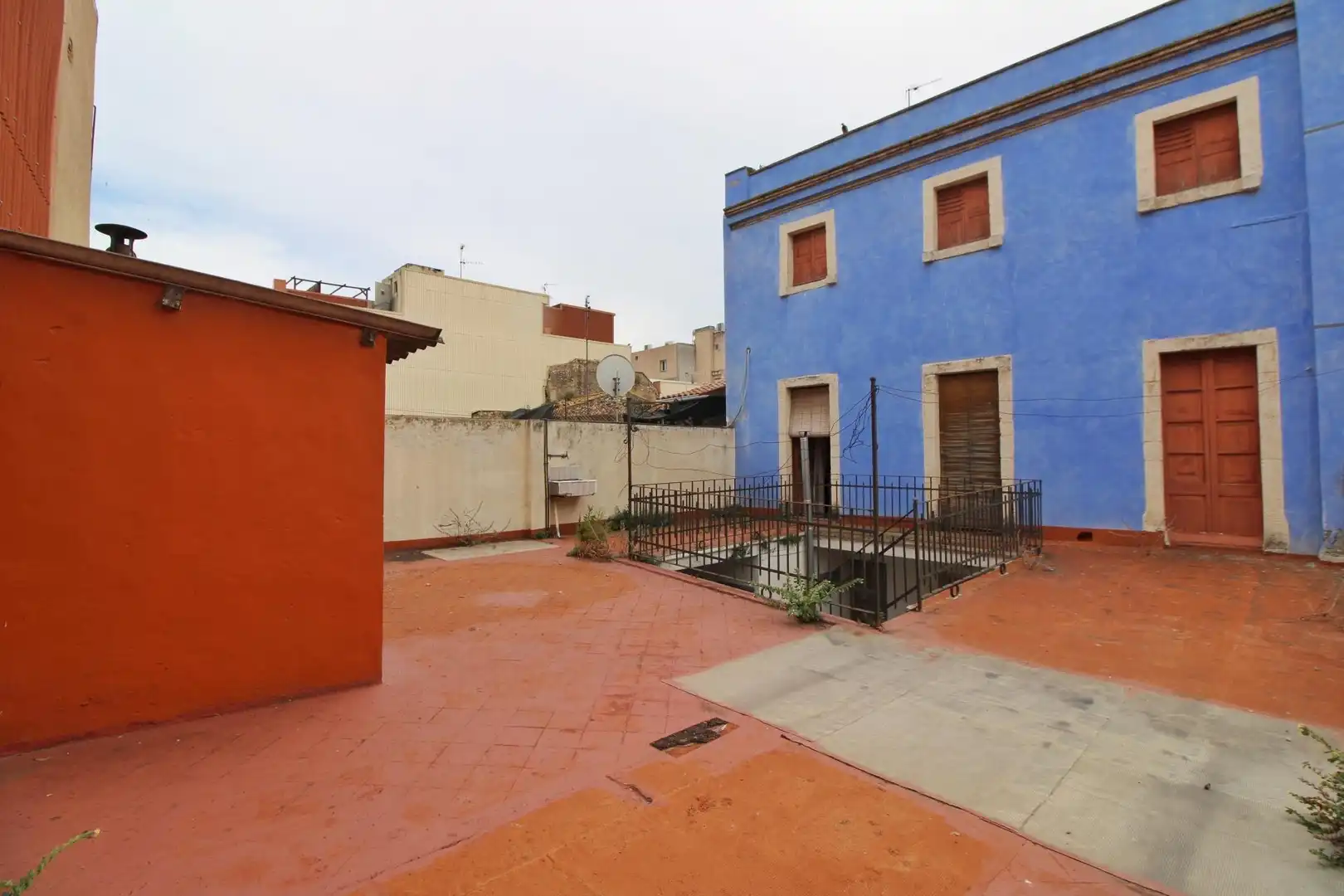 Exterior view of Houses for sale in El Vendrell  with Terrace