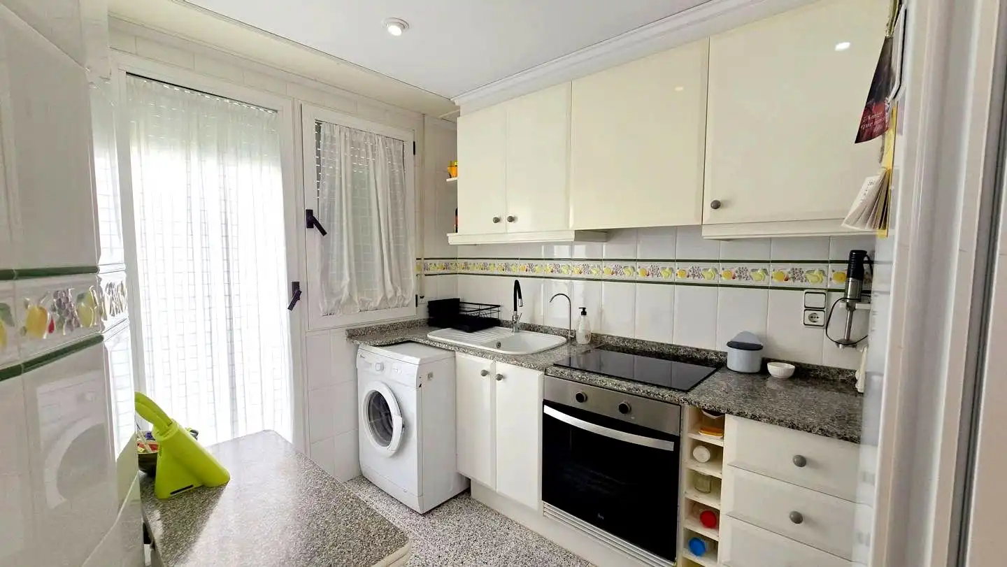 Attico con piscina in affitto a Passeig Marítim de Neptú 25, imagen 17