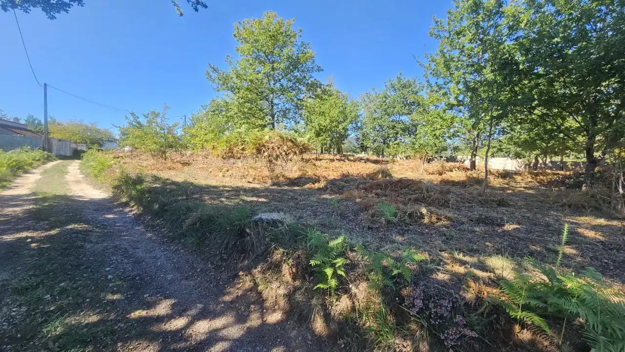 Wohnbaugrundstück zum Verkauf in Mos