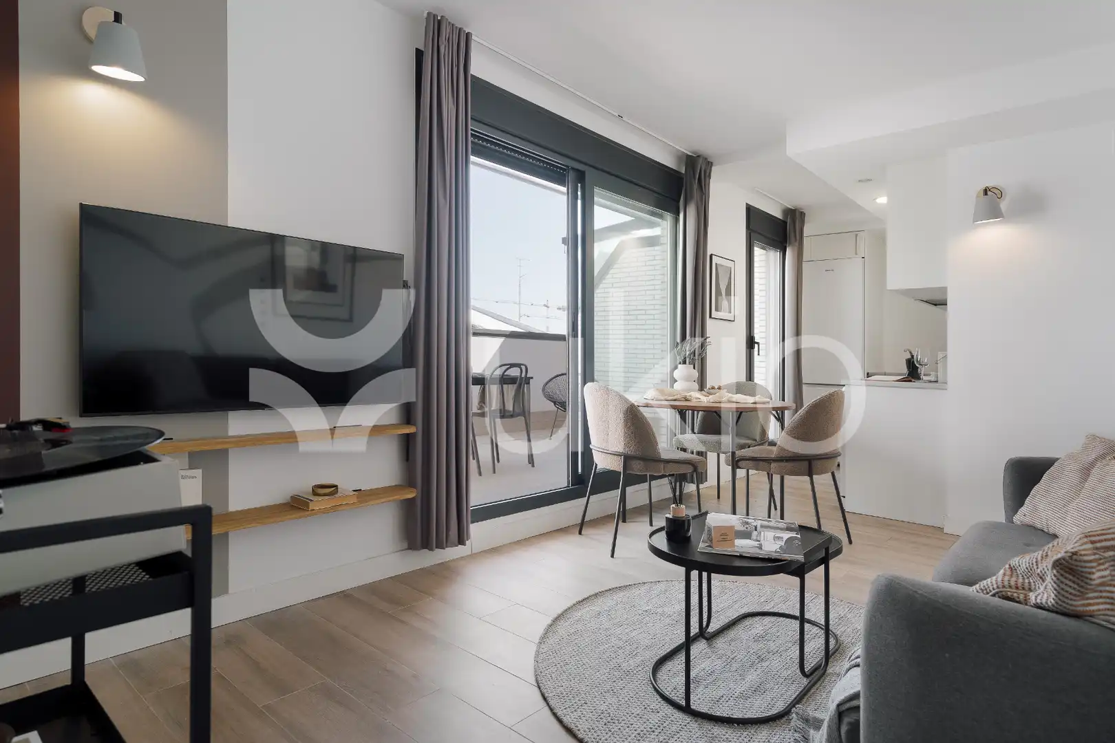 Sala d'estar de Apartament de lloguer en Madrid amb Calefacció, Terrassa i Moblat
