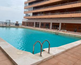Piscina de Pis en venda en Torrevieja amb Aire condicionat, Calefacció i Terrassa