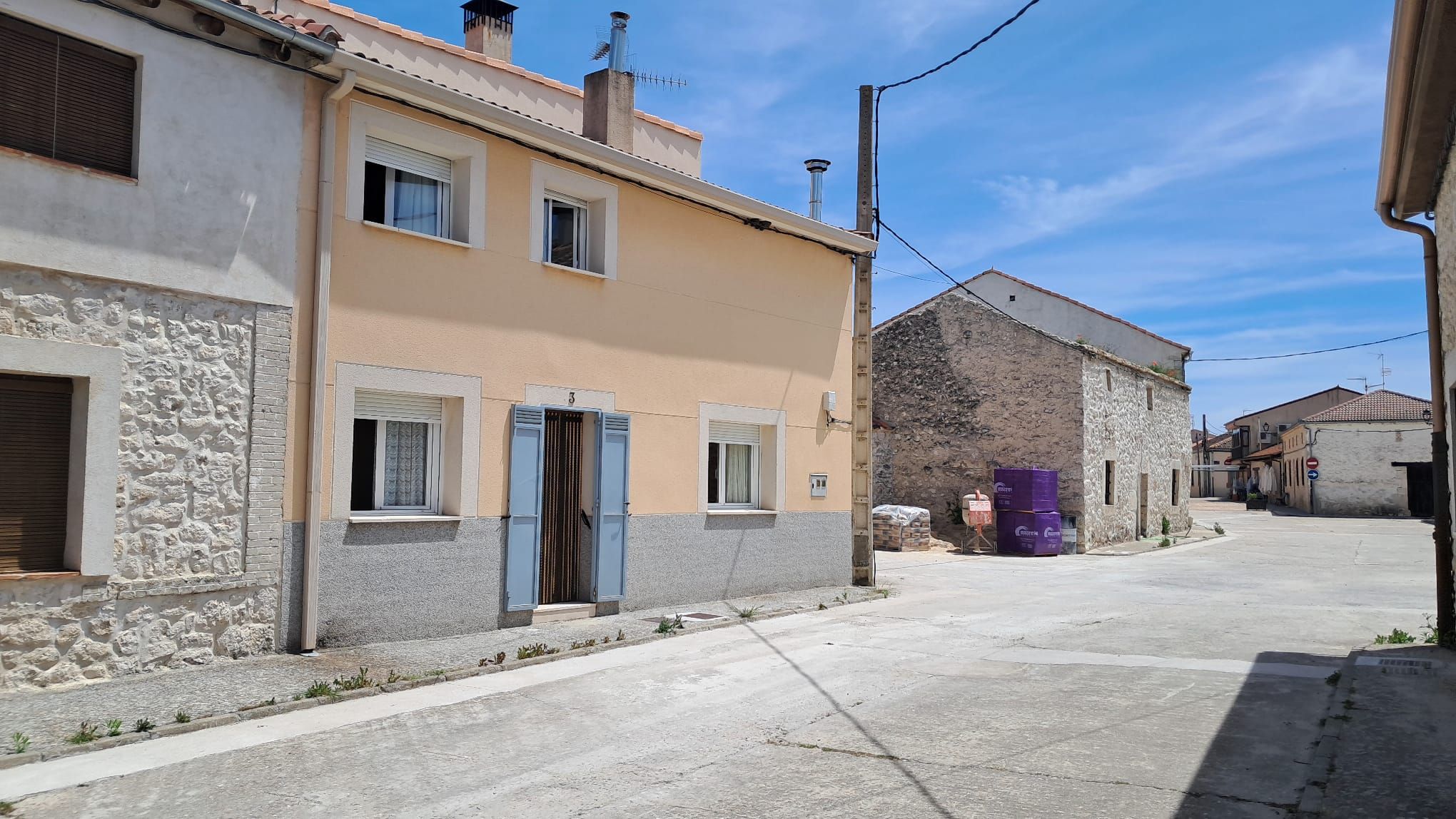 Vista exterior de Casa o xalet en venda en Adrados amb Calefacció, Moblat i Rentadora