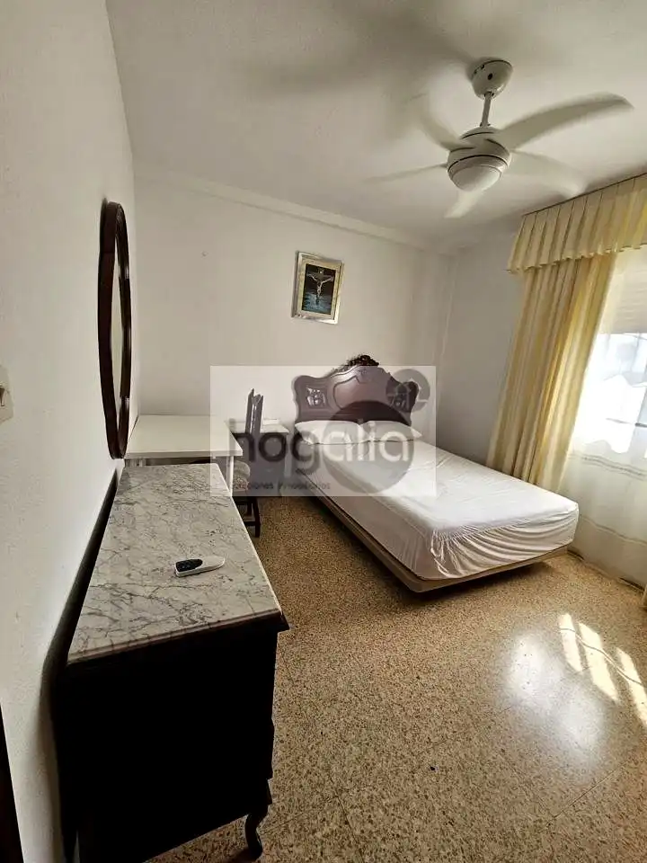 Habitación de Piso de alquiler en Sevilla con Aire acondicionado y Amueblado