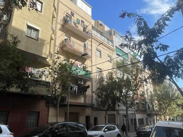 Vista exterior de Piso en venta en Esplugues de Llobregat