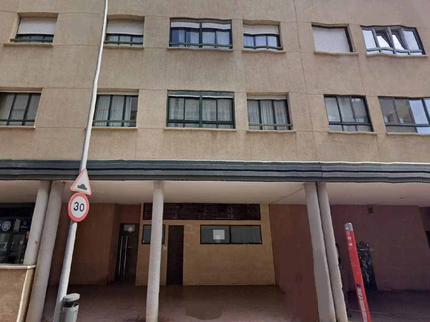 Vista exterior de Trastero en venta en Alcalá de Henares