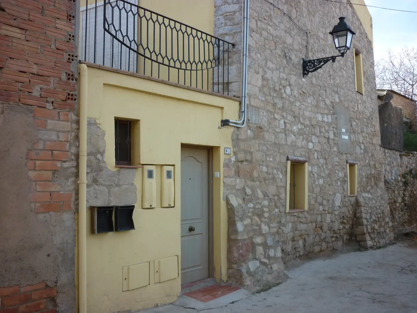 Vista exterior de Casa adosada en venta en Montblanc con Terraza, Amueblado y Horno