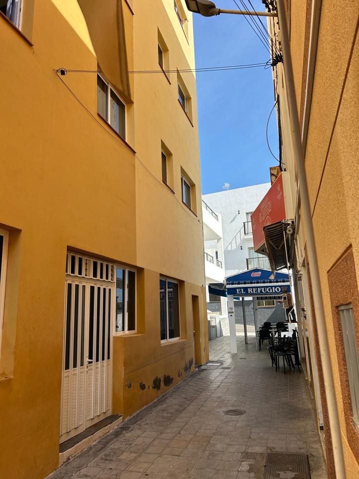 Vista exterior de Local en venta en El Pinar de El Hierro