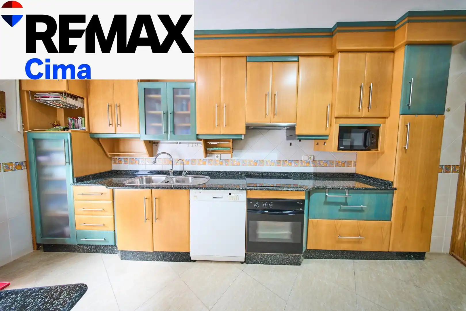 Cocina de Piso en venta en Baza, Granada