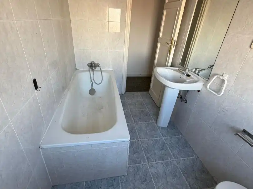 Baño de Ático en venta en  Madrid Capital con Aire acondicionado, Terraza y Balcón