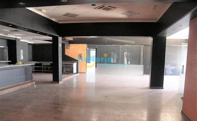 Local comercial en Alquiler en Centro