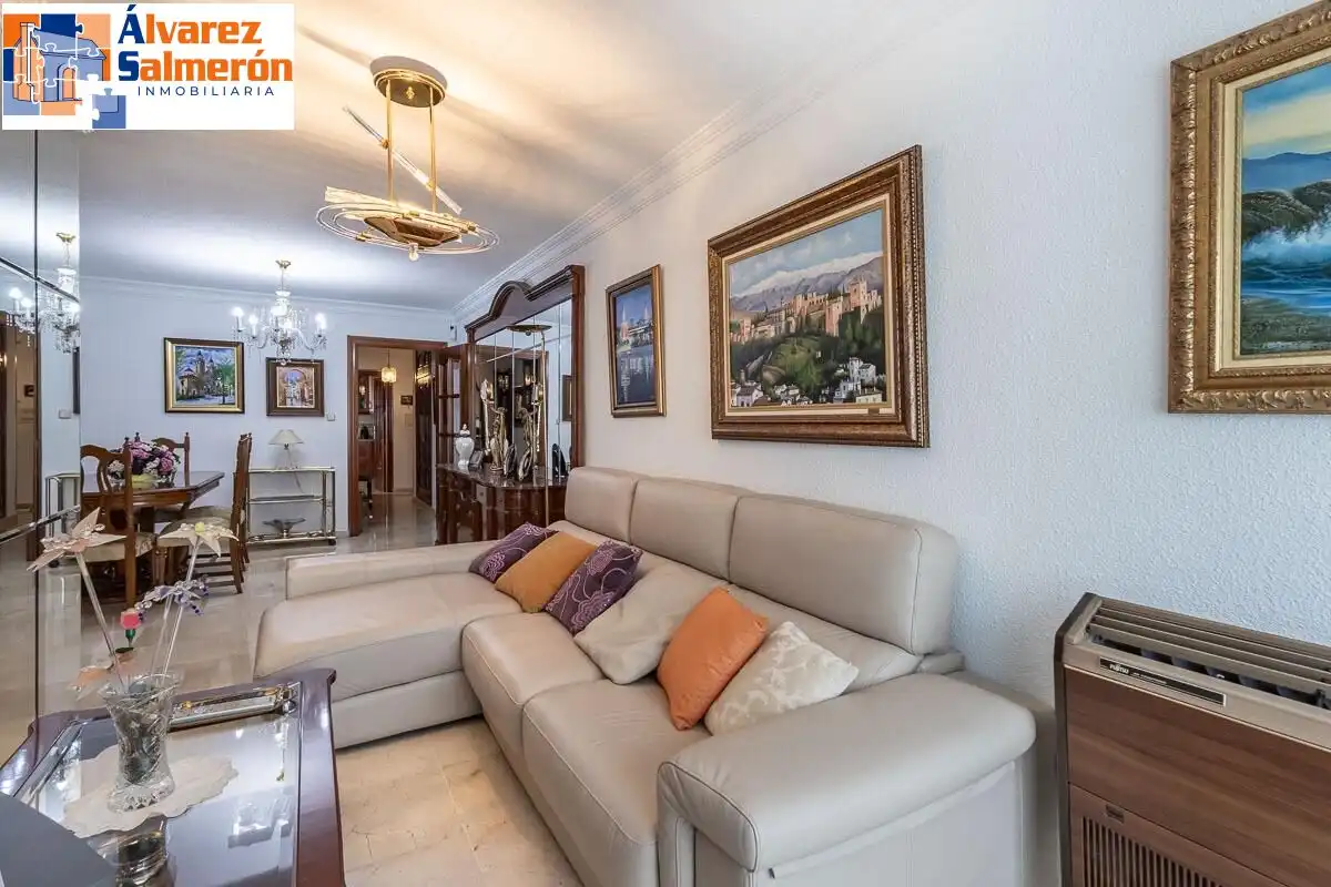 Appartamento con ascensore in vendita a Calle ARQUITECTO JIMENEZ LACAL, imagen 5