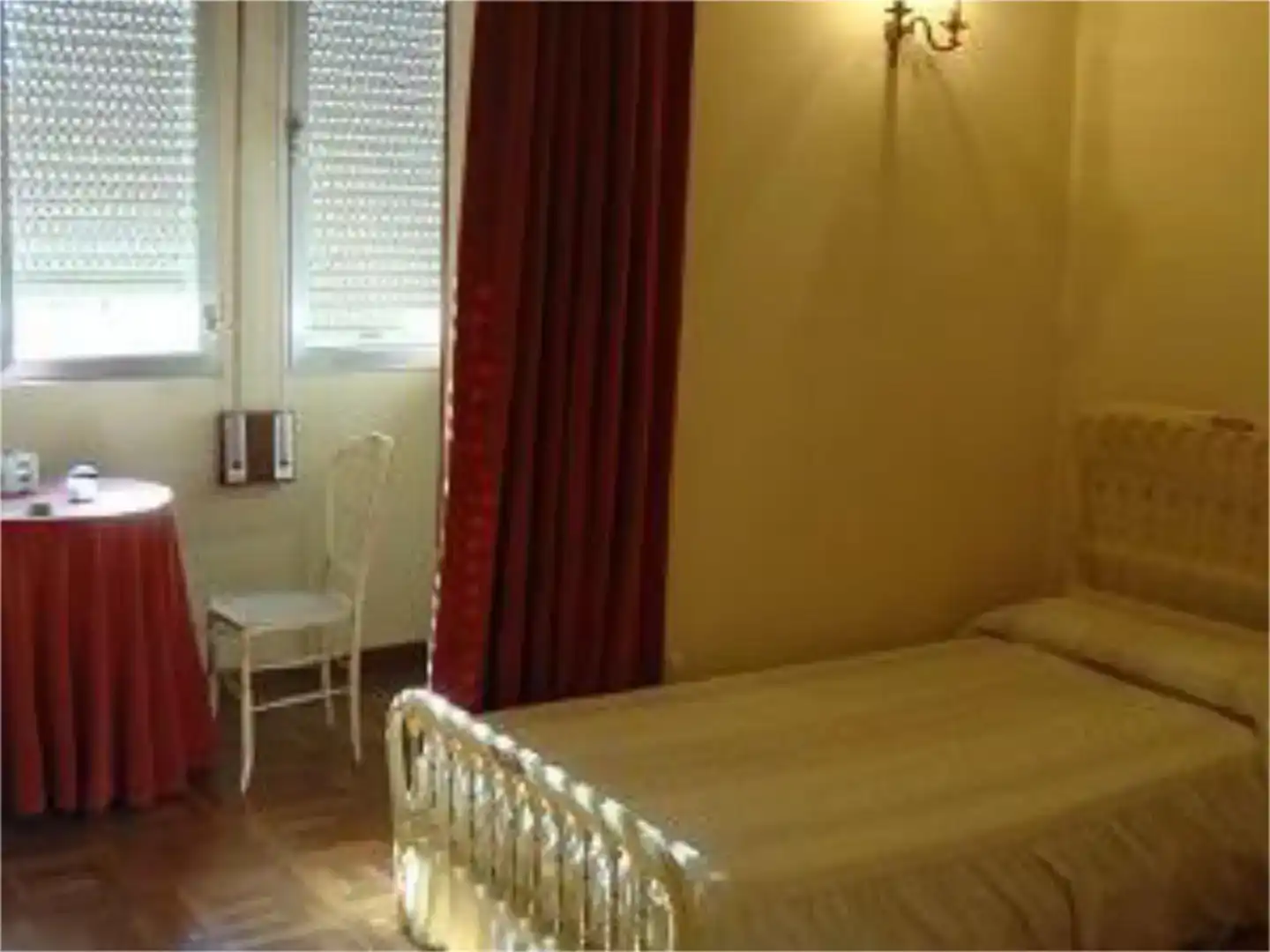 Habitación de Casa adosada en venta en Zamora Capital  con Parquet, Trastero y Amueblado