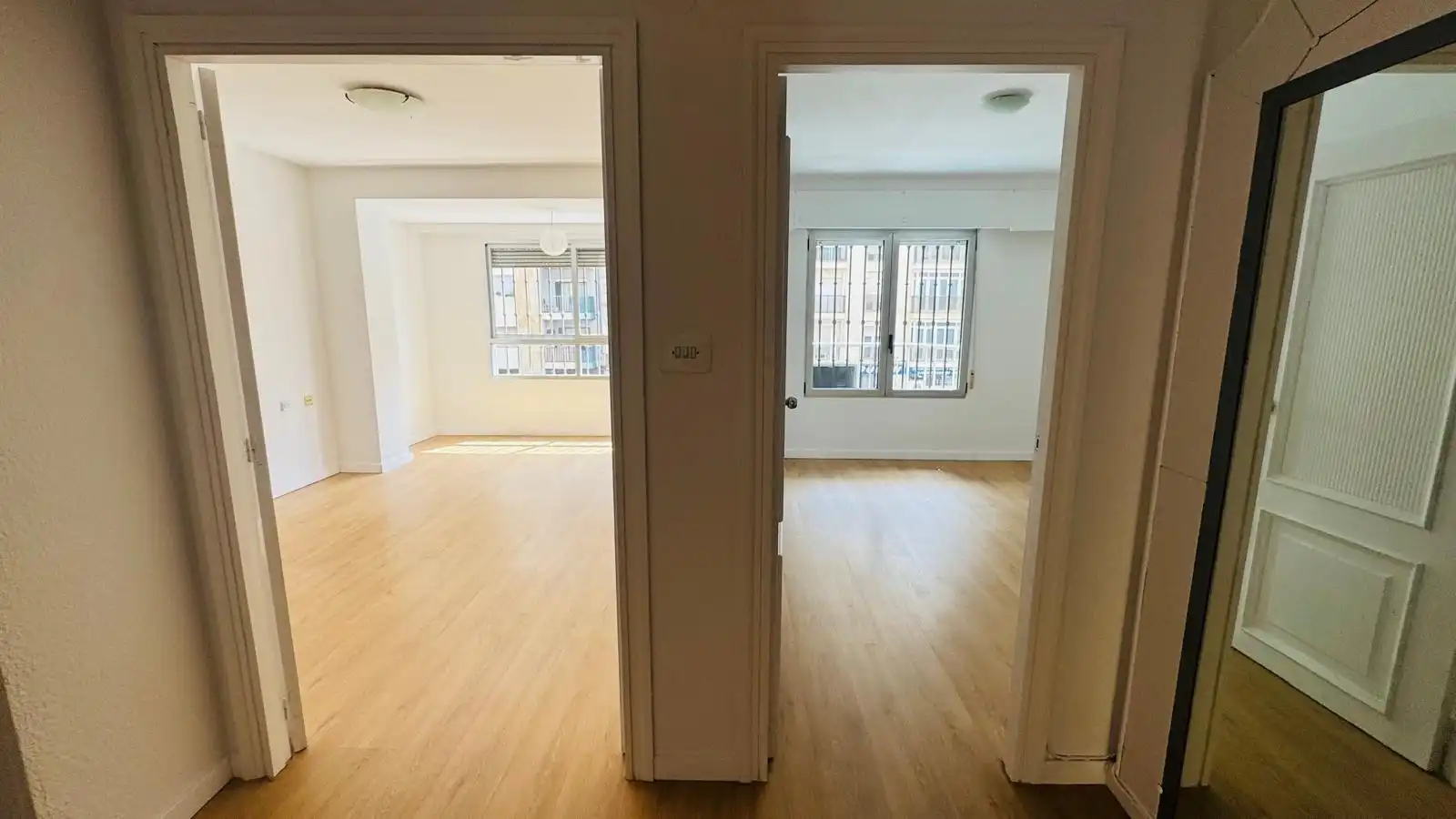 Flat for rent in Valencia  with Air Conditioner, Parquet flooring and Terrace