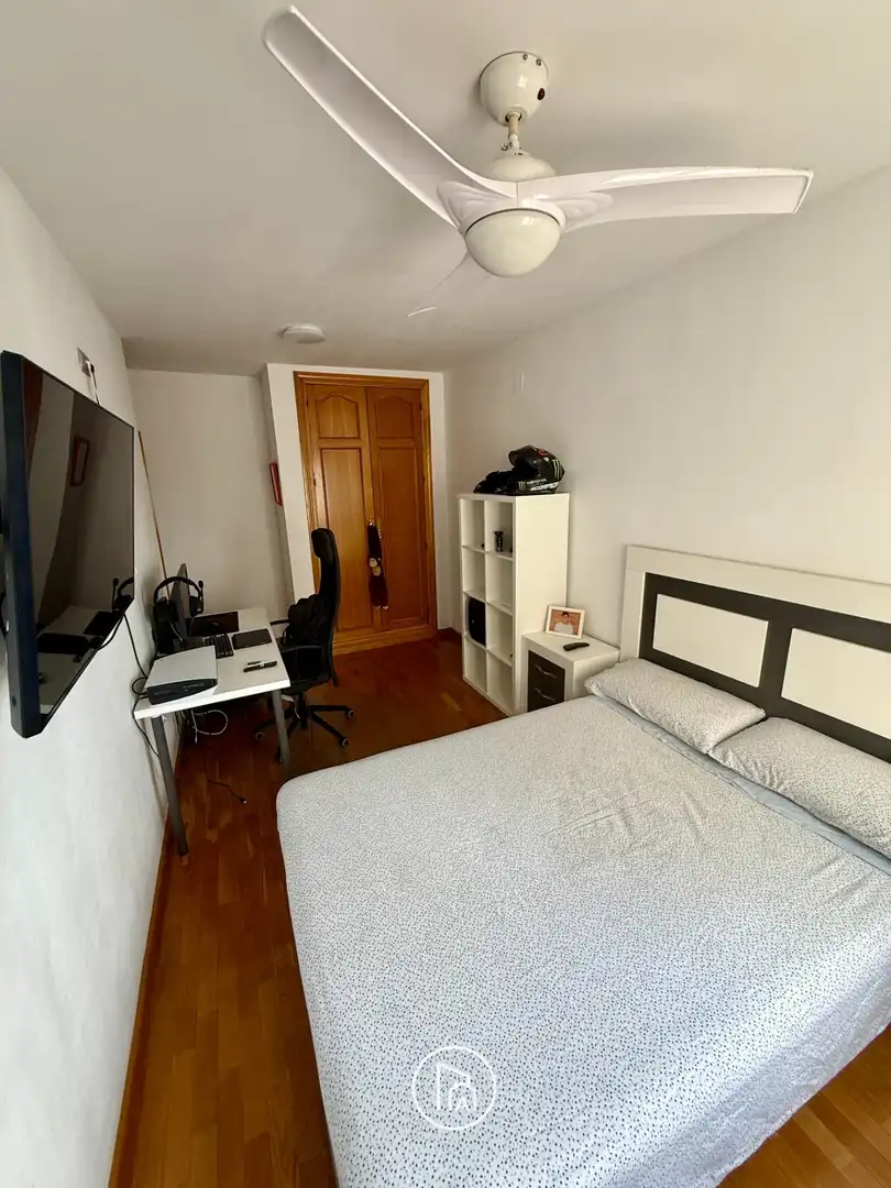 Habitación de Ático en venta en Paterna con Parquet, Terraza y Trastero