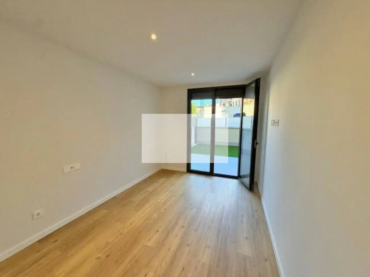 Habitación de Piso en venta en Sabadell con Aire acondicionado, Calefacción y Jardín privado