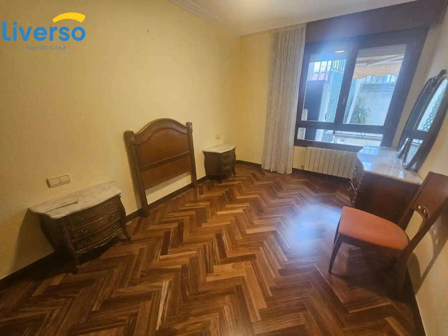Bedroom of Flat for rent in Burgos  with Parquet flooring and Terrace