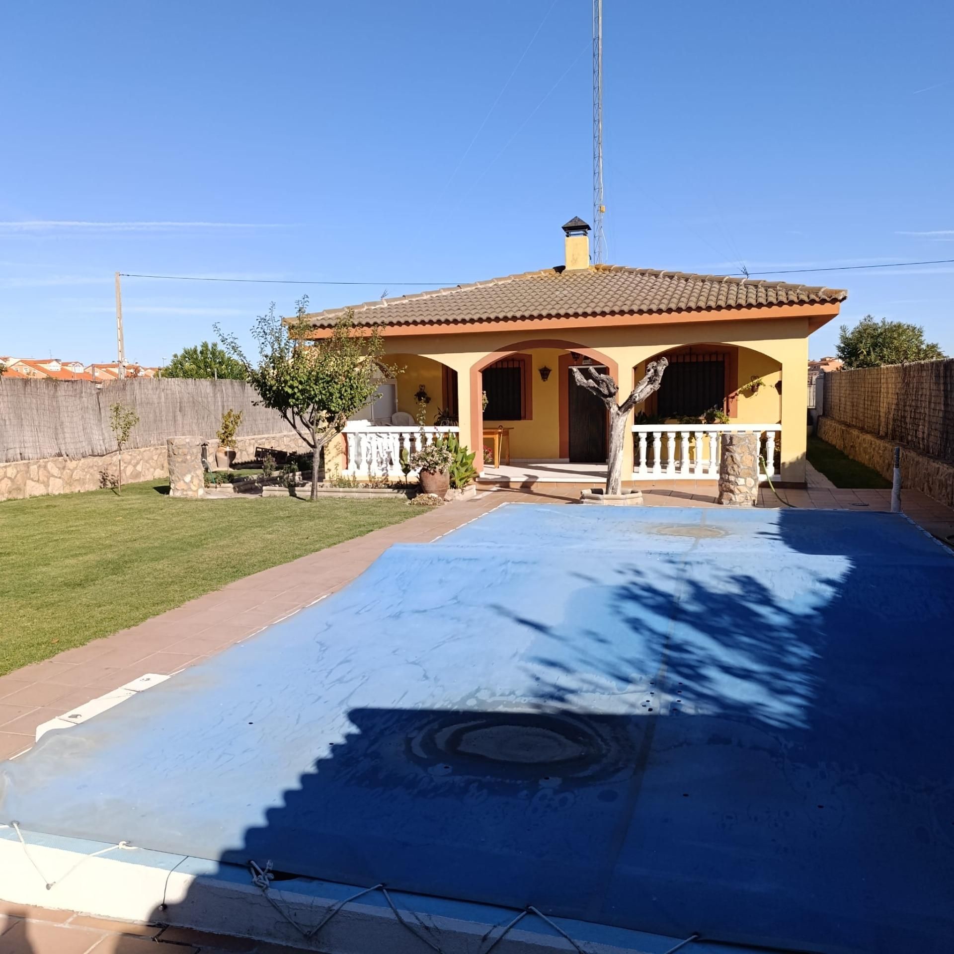 Jardín de Casa o chalet en venta en Peñaranda de Bracamonte con Calefacción y Piscina