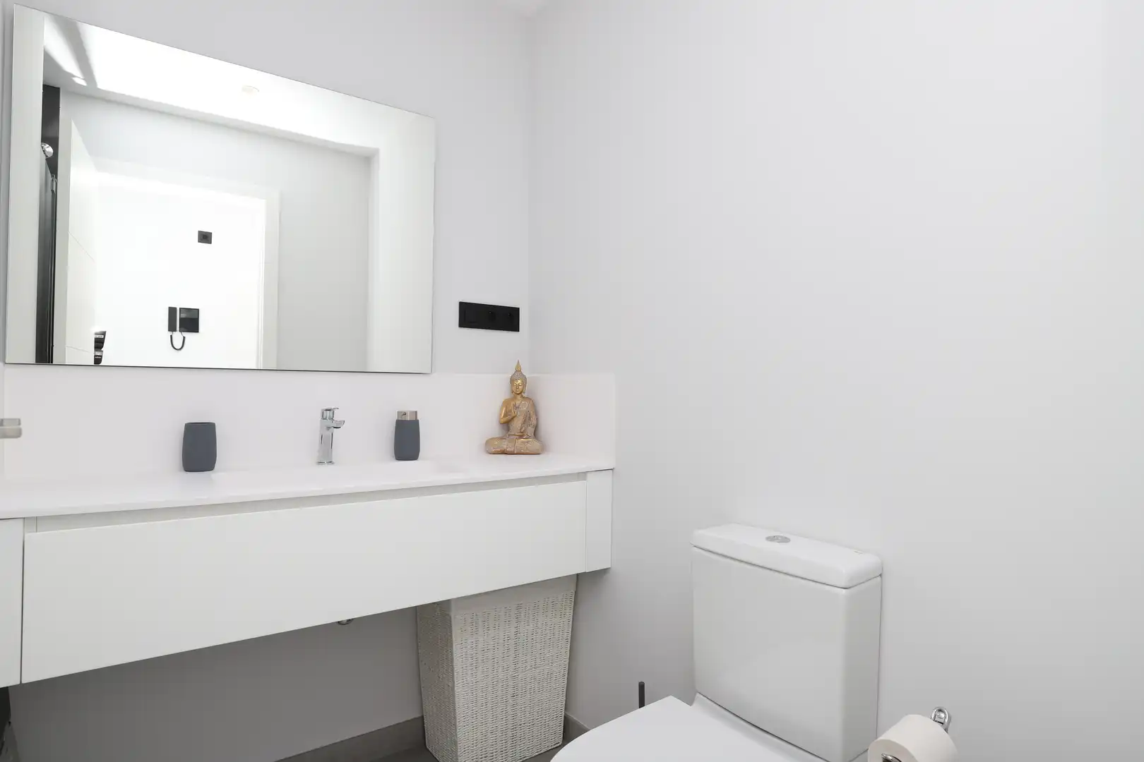 Baño de Apartamento en venta en Estepona con Aire acondicionado, Calefacción y Terraza