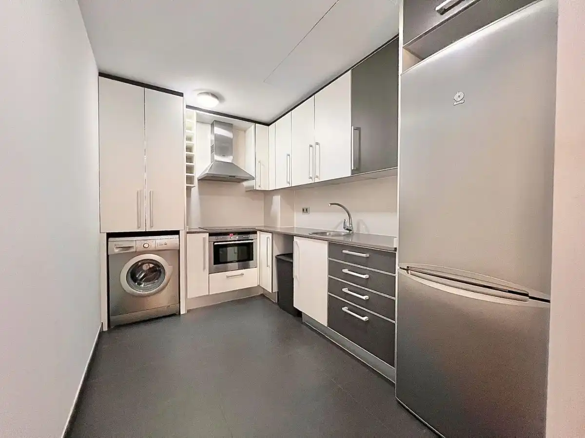 Cocina de Piso de alquiler en Terrassa con Aire acondicionado y Balcón