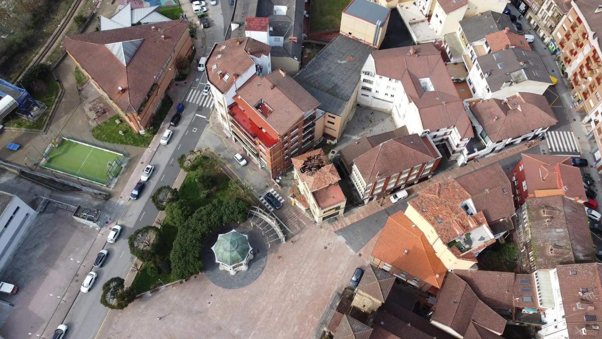Vista exterior de Edifici en venda en Aller