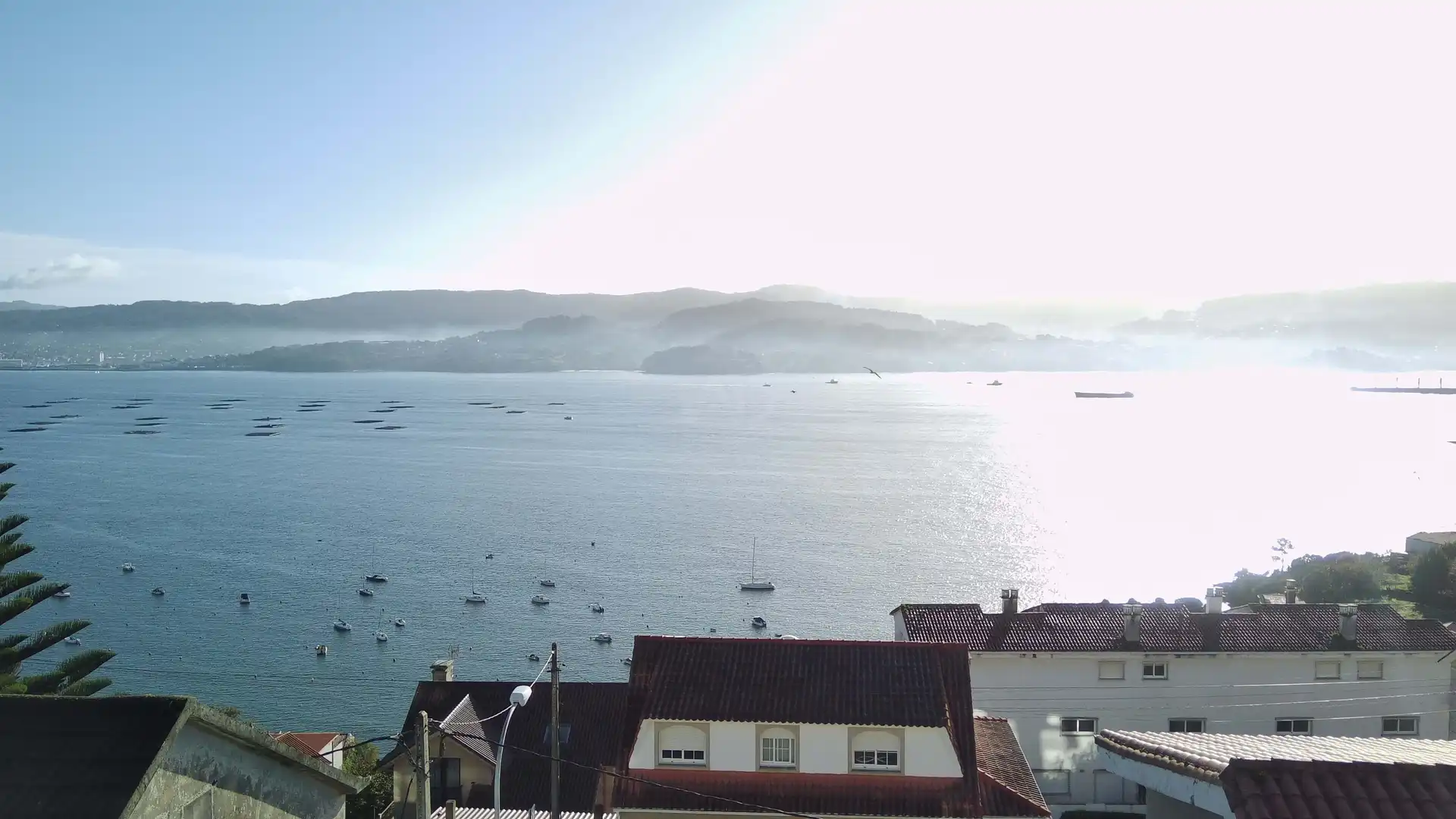 Außenansicht von Einfamilien-Reihenhaus zum Verkauf in Sanxenxo mit Klimaanlage, Heizung und Terrasse