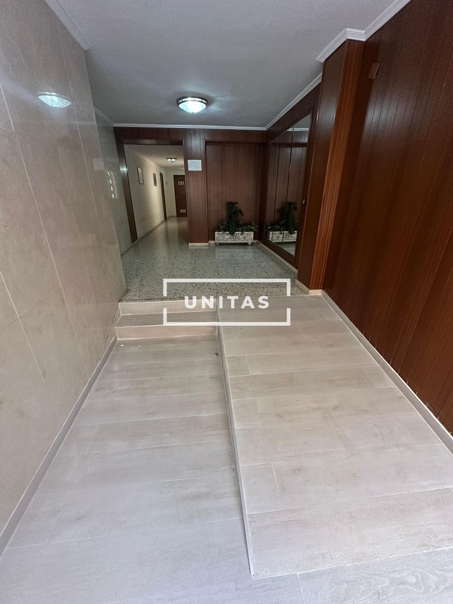 Piso en venta en Alicante / Alacant