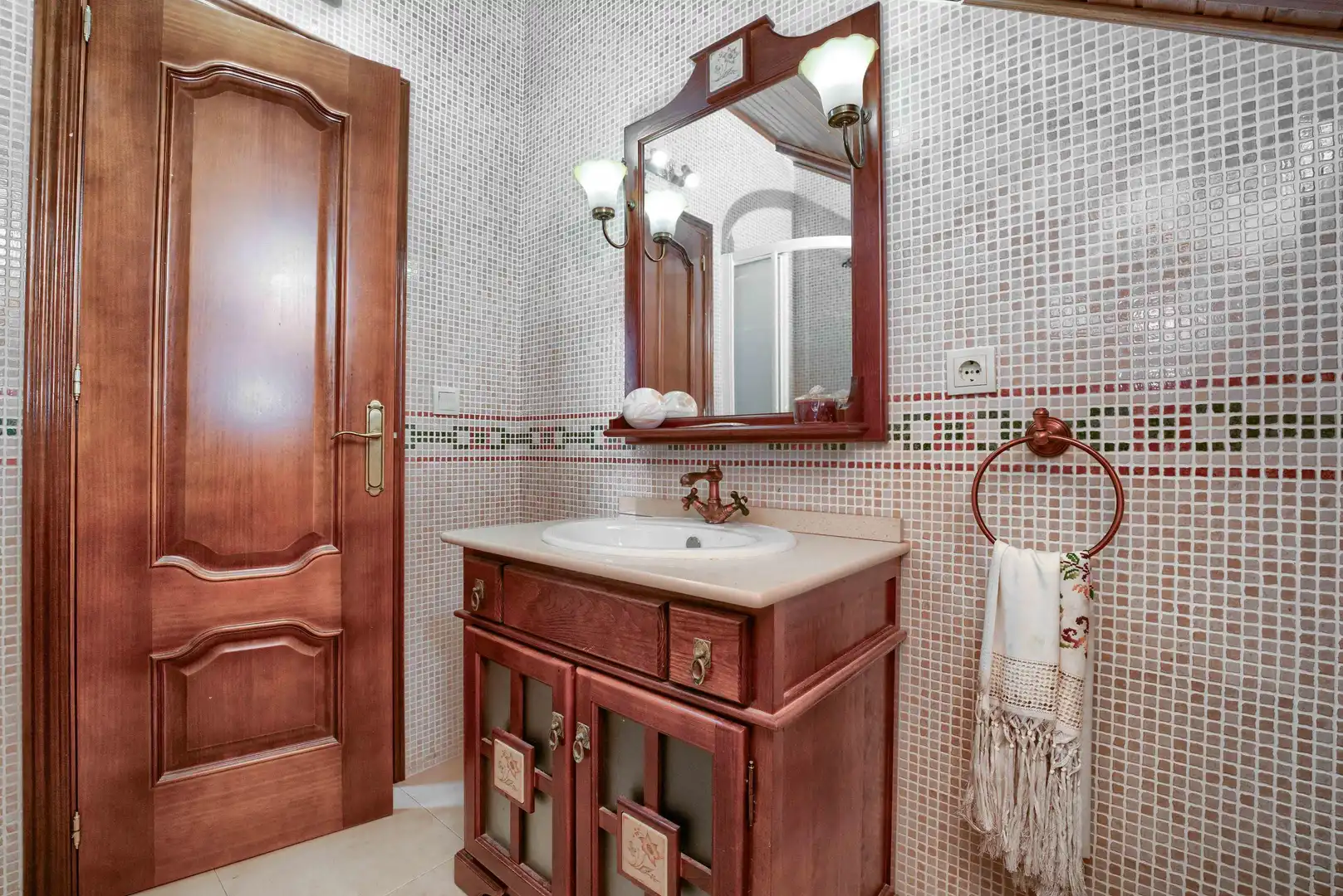 Bathroom of Houses for sale in Montequinto  with Air Conditioner, Heating and Private garden