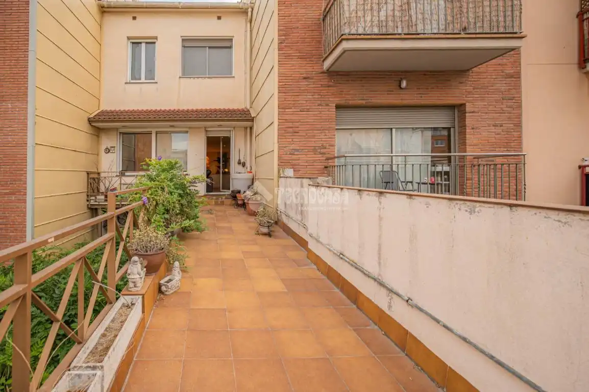 Casa aparellada amb terrassa en venda a Centre - Can Nadal, imagen 15