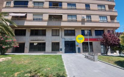 Vista exterior de Pis en venda en  Jaén Capital