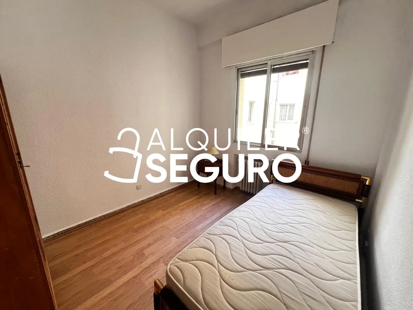 Habitación de Piso de alquiler en Madrid con Calefacción, Terraza y Amueblado