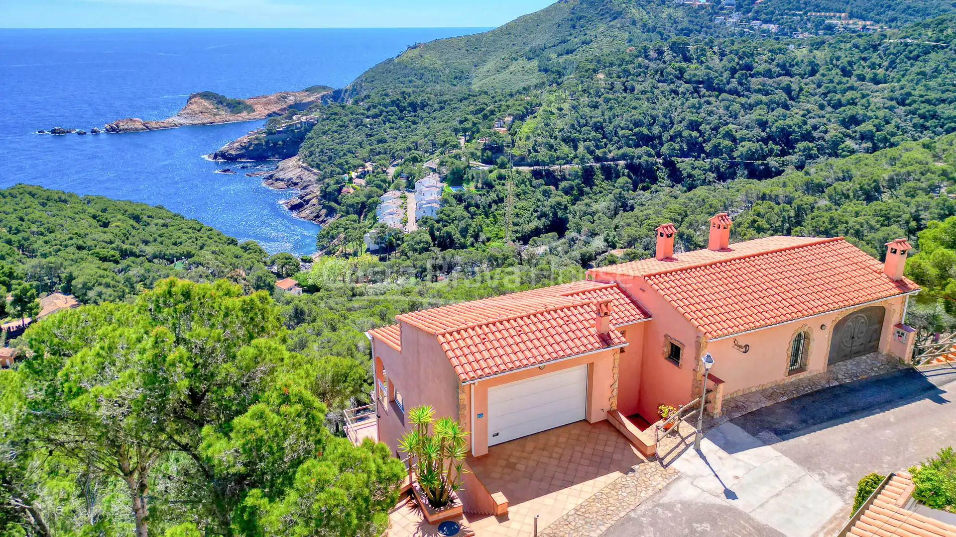 Vista exterior de Casa o xalet en venda en Begur amb Calefacció, Jardí privat i Terrassa