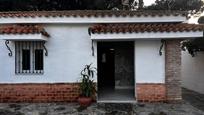 Vista exterior de Casa o xalet en venda en Chiclana de la Frontera amb Aire condicionat, Terrassa i Piscina