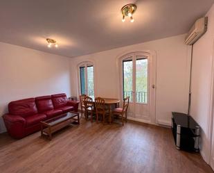 Living room of Flat to rent in  Madrid Capital  with Air Conditioner, Heating and Parquet flooring